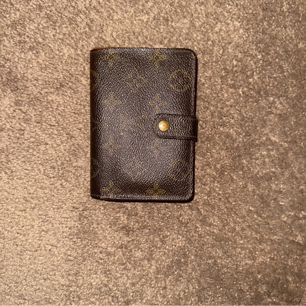 Lv French wallet